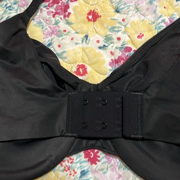 Skims - Picture 3 of 3